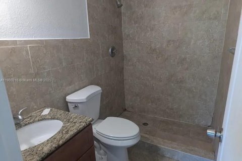 Apartamento en alquiler en Hollywood, Florida, 2 dormitorios, 101.45 m2 № 1951773 - foto 11