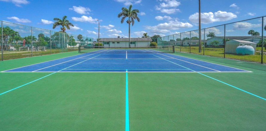 Villa ou maison à West Palm Beach, Floride 2 chambres, 161.65 m2 № 1172259