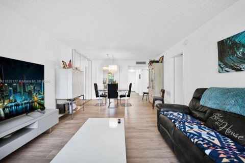 Condominio en venta en Lauderdale Lakes, Florida, 2 dormitorios, 89.19 m2 № 1807921 - foto 16