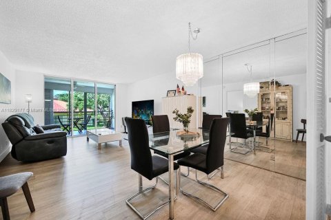 Condominio en venta en Lauderdale Lakes, Florida, 2 dormitorios, 89.19 m2 № 1807921 - foto 1