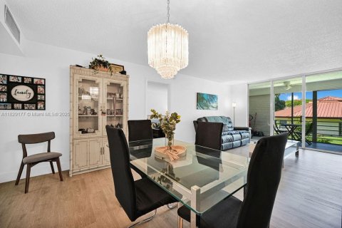 Condominio en venta en Lauderdale Lakes, Florida, 2 dormitorios, 89.19 m2 № 1807921 - foto 13