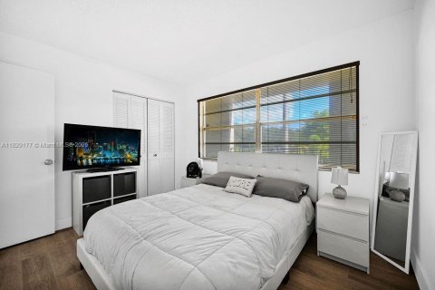 Condominio en venta en Lauderdale Lakes, Florida, 2 dormitorios, 89.19 m2 № 1807921 - foto 26