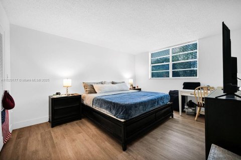 Condominio en venta en Lauderdale Lakes, Florida, 2 dormitorios, 89.19 m2 № 1807921 - foto 20