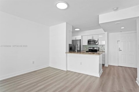 Condo in Miami, Florida, 1 bedroom  № 1997260 - photo 7