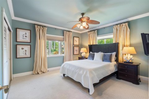 House in Fort Lauderdale, Florida 5 bedrooms, 394.37 sq.m. № 2146297 - photo 15