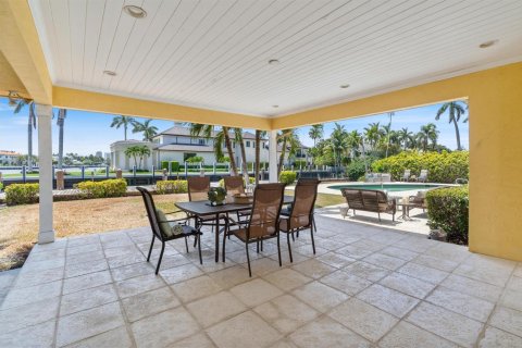 House in Fort Lauderdale, Florida 5 bedrooms, 394.37 sq.m. № 2146297 - photo 18