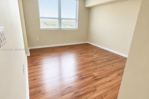 Copropriété à vendre à Fort Lauderdale, Floride: 2 chambres, 96.25 m2 № 2300676 - photo 11