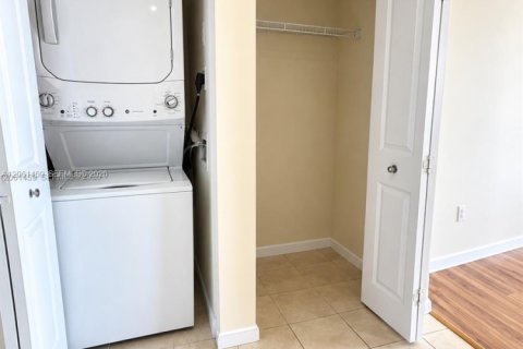 Copropriété à vendre à Fort Lauderdale, Floride: 2 chambres, 96.25 m2 № 2300676 - photo 15