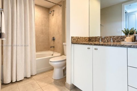 Copropriété à vendre à Fort Lauderdale, Floride: 2 chambres, 96.25 m2 № 2300676 - photo 12