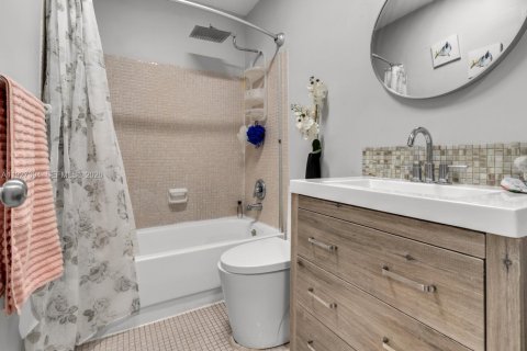 Adosado en venta en Miami, Florida, 3 dormitorios, 87.79 m2 № 2263645 - foto 29
