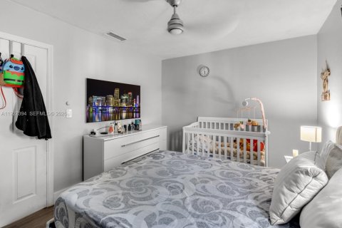 Adosado en venta en Miami, Florida, 3 dormitorios, 87.79 m2 № 2263645 - foto 21