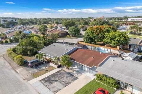 Adosado en venta en Miami, Florida, 3 dormitorios, 87.79 m2 № 2263645 - foto 12