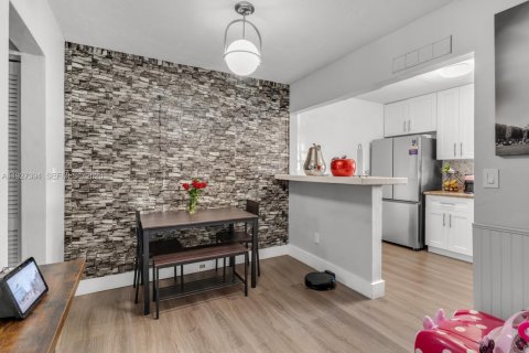 Adosado en venta en Miami, Florida, 3 dormitorios, 87.79 m2 № 2263645 - foto 7