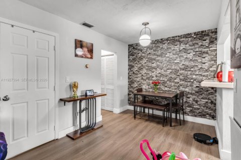 Adosado en venta en Miami, Florida, 3 dormitorios, 87.79 m2 № 2263645 - foto 3
