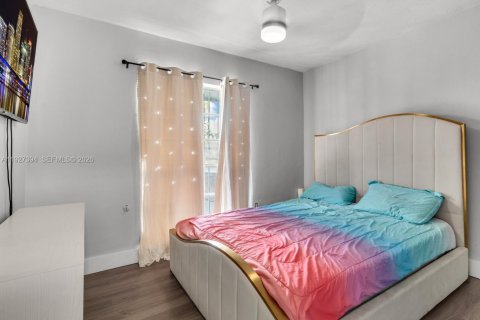 Adosado en venta en Miami, Florida, 3 dormitorios, 87.79 m2 № 2263645 - foto 24
