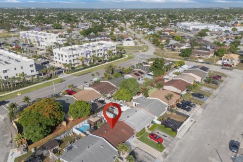 Adosado en venta en Miami, Florida, 3 dormitorios, 87.79 m2 № 2263645 - foto 10