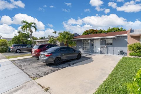 Adosado en venta en Miami, Florida, 3 dormitorios, 87.79 m2 № 2263645 - foto 20