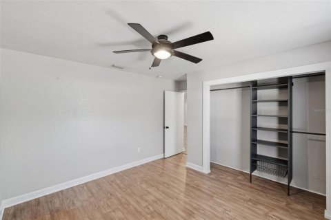 House in Gibsonton, Florida 3 bedrooms, 148.64 sq.m. № 2429514 - photo 25