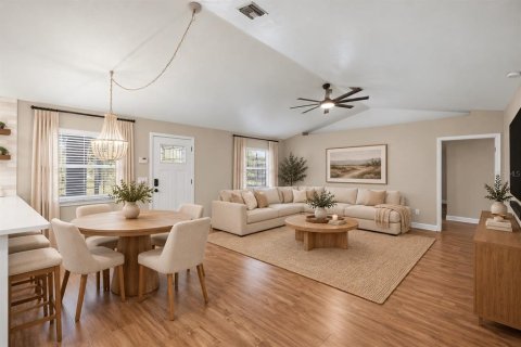 House in Gibsonton, Florida 3 bedrooms, 148.64 sq.m. № 2429514 - photo 11