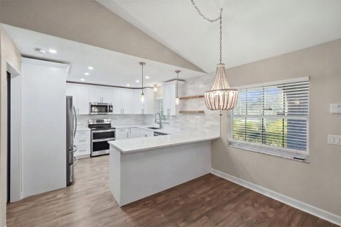 House in Gibsonton, Florida 3 bedrooms, 148.64 sq.m. № 2429514 - photo 8