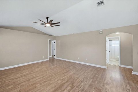 House in Gibsonton, Florida 3 bedrooms, 148.64 sq.m. № 2429514 - photo 15