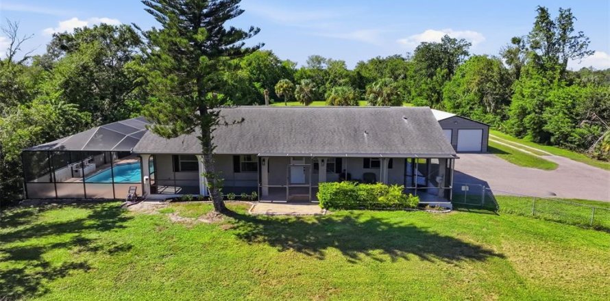 House in Gibsonton, Florida 3 bedrooms, 148.64 sq.m. № 2429514