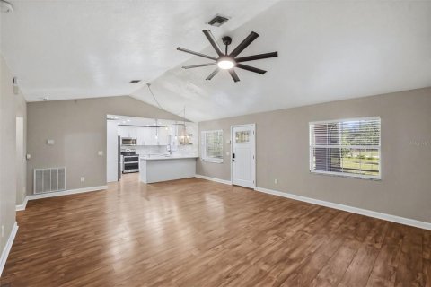 House in Gibsonton, Florida 3 bedrooms, 148.64 sq.m. № 2429514 - photo 12