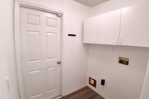 House in Orlando, Florida 3 bedrooms, 124.4 sq.m. № 2377828 - photo 22