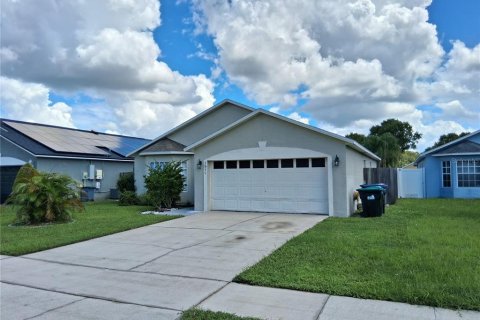 House in Orlando, Florida 3 bedrooms, 124.4 sq.m. № 2377828 - photo 2