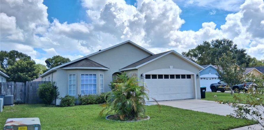 House in Orlando, Florida 3 bedrooms, 124.4 sq.m. № 2377828