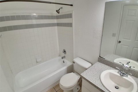 House in Orlando, Florida 3 bedrooms, 124.4 sq.m. № 2377828 - photo 17