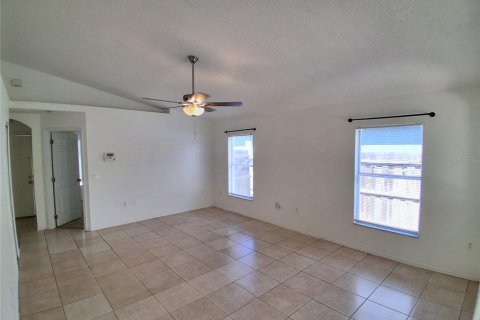 House in Orlando, Florida 3 bedrooms, 124.4 sq.m. № 2377828 - photo 11