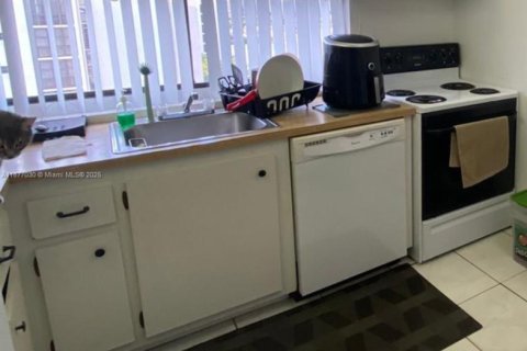 Condominio en alquiler en Sunny Isles Beach, Florida, 1 dormitorio, 71.26 m2 № 1980673 - foto 4