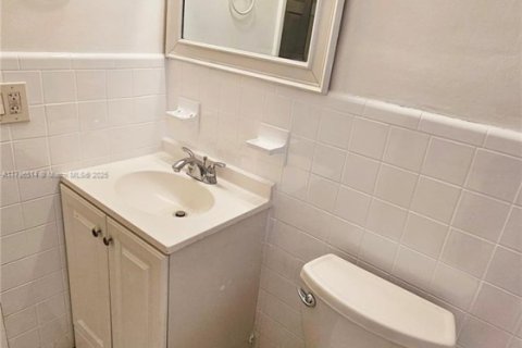 Casa en venta en Lauderhill, Florida, 3 dormitorios, 143.63 m2 № 1965250 - foto 26