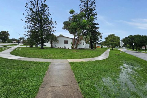 Casa en venta en Lauderhill, Florida, 3 dormitorios, 143.63 m2 № 1965250 - foto 3