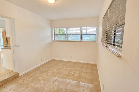 Casa en venta en Lauderhill, Florida, 3 dormitorios, 143.63 m2 № 1965250 - foto 18