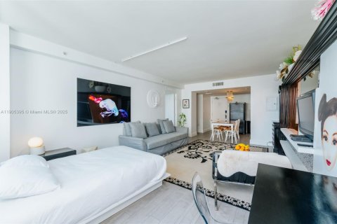 Condo in Miami Beach, Florida, 1 bedroom  № 1956160 - photo 13