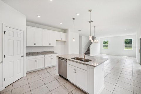 Casa en venta en Haines City, Florida, 5 dormitorios, 226.12 m2 № 1869388 - foto 5