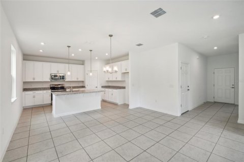 Casa en venta en Haines City, Florida, 5 dormitorios, 226.12 m2 № 1869388 - foto 11