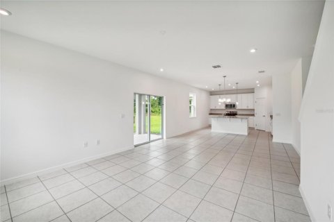 Casa en venta en Haines City, Florida, 5 dormitorios, 226.12 m2 № 1869388 - foto 14