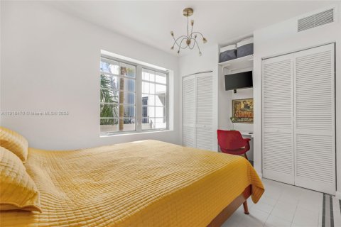 Condo in Miami Beach, Florida, 1 bedroom  № 1973802 - photo 26