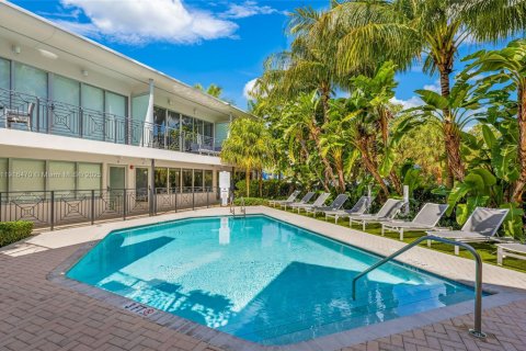 Condo in Miami Beach, Florida, 1 bedroom  № 1973802 - photo 3