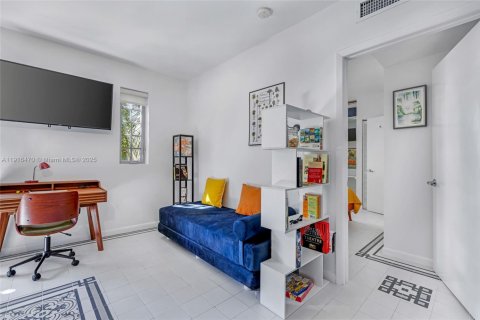 Condo in Miami Beach, Florida, 1 bedroom  № 1973802 - photo 20