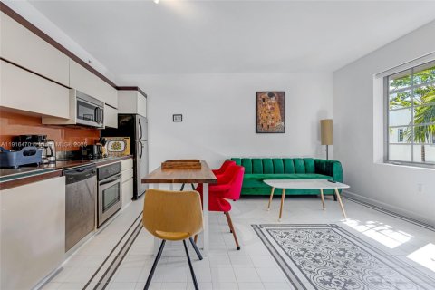 Condo in Miami Beach, Florida, 1 bedroom  № 1973802 - photo 5
