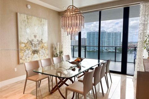 Condominio en alquiler en Aventura, Florida, 3 dormitorios, 274.62 m2 № 1868625 - foto 18