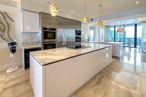 Condominio en alquiler en Aventura, Florida, 3 dormitorios, 274.62 m2 № 1868625 - foto 10