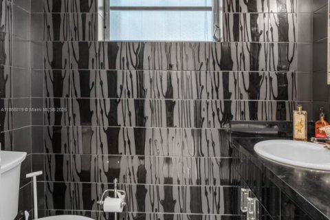 Casa en venta en Homestead, Florida, 4 dormitorios, 268.21 m2 № 1979374 - foto 29