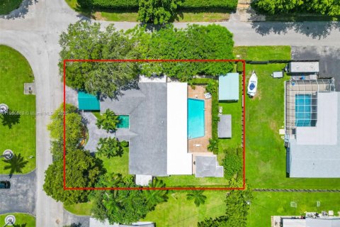 Villa ou maison à vendre à Homestead, Floride: 4 chambres, 268.21 m2 № 1979374 - photo 1