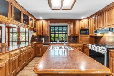 Villa ou maison à vendre à Homestead, Floride: 4 chambres, 268.21 m2 № 1979374 - photo 10