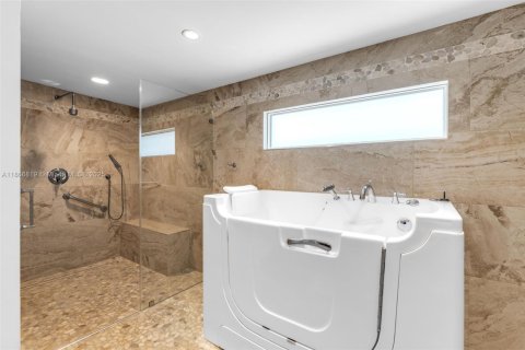 Villa ou maison à vendre à Homestead, Floride: 4 chambres, 268.21 m2 № 1979374 - photo 19